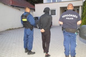 Ismét bilincs kattant a tolvajok kezén